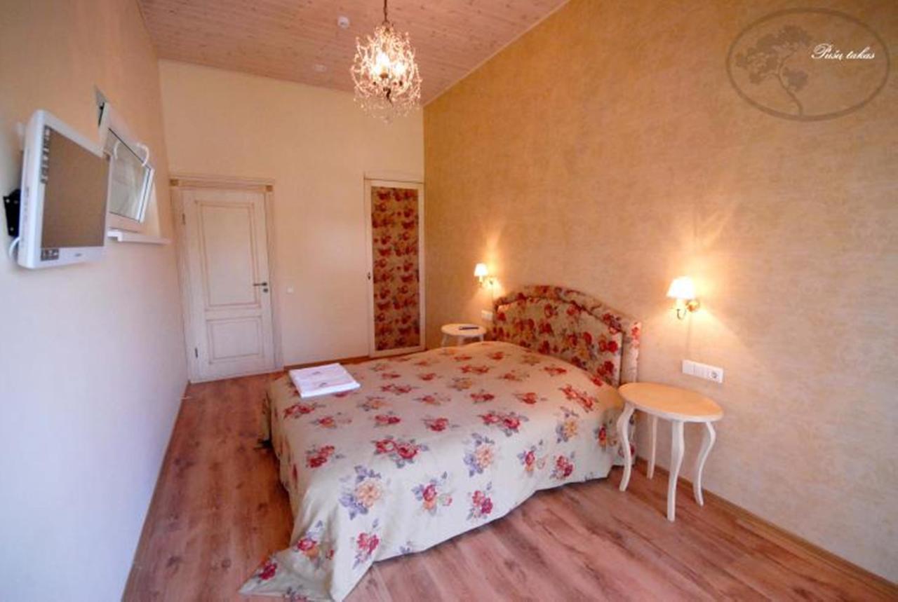 Pusu Takas Hotel Andrioniskis Cameră foto